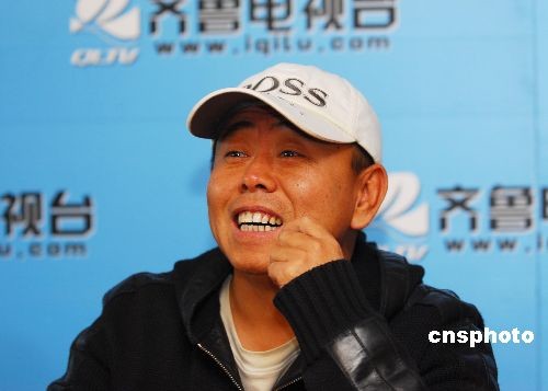 春晚遭遇 退出 庞龙请辞 潘长江拒换小品本子